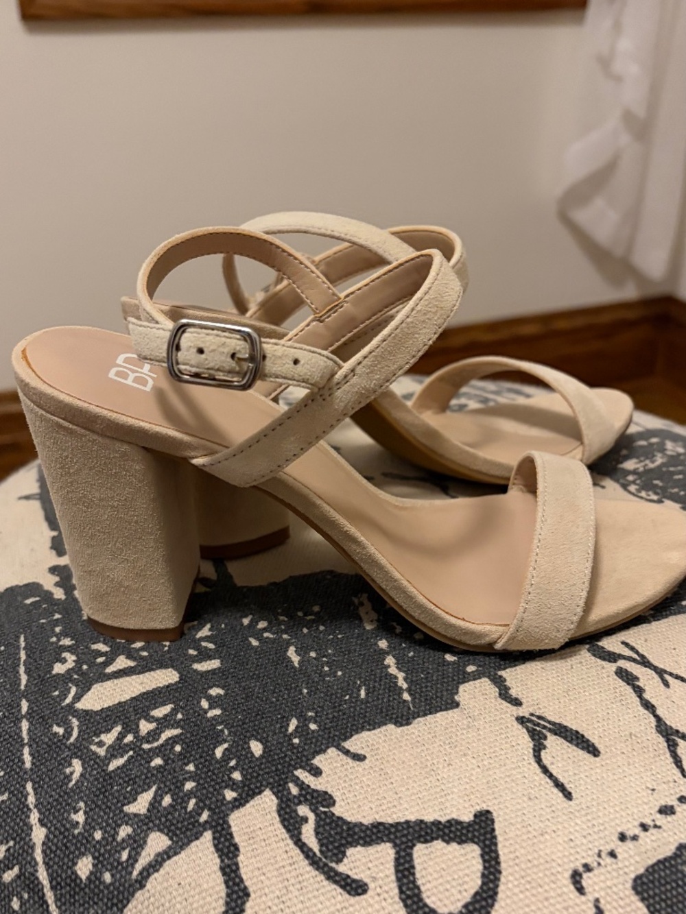 Open toe shoes